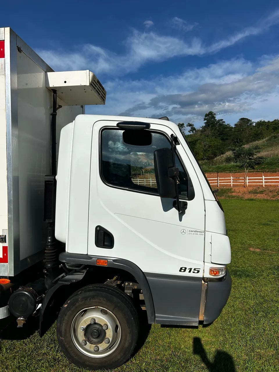 MB 815 BAÚ RESFRIADO BAIXÍSSIMO KM  - Foto 4