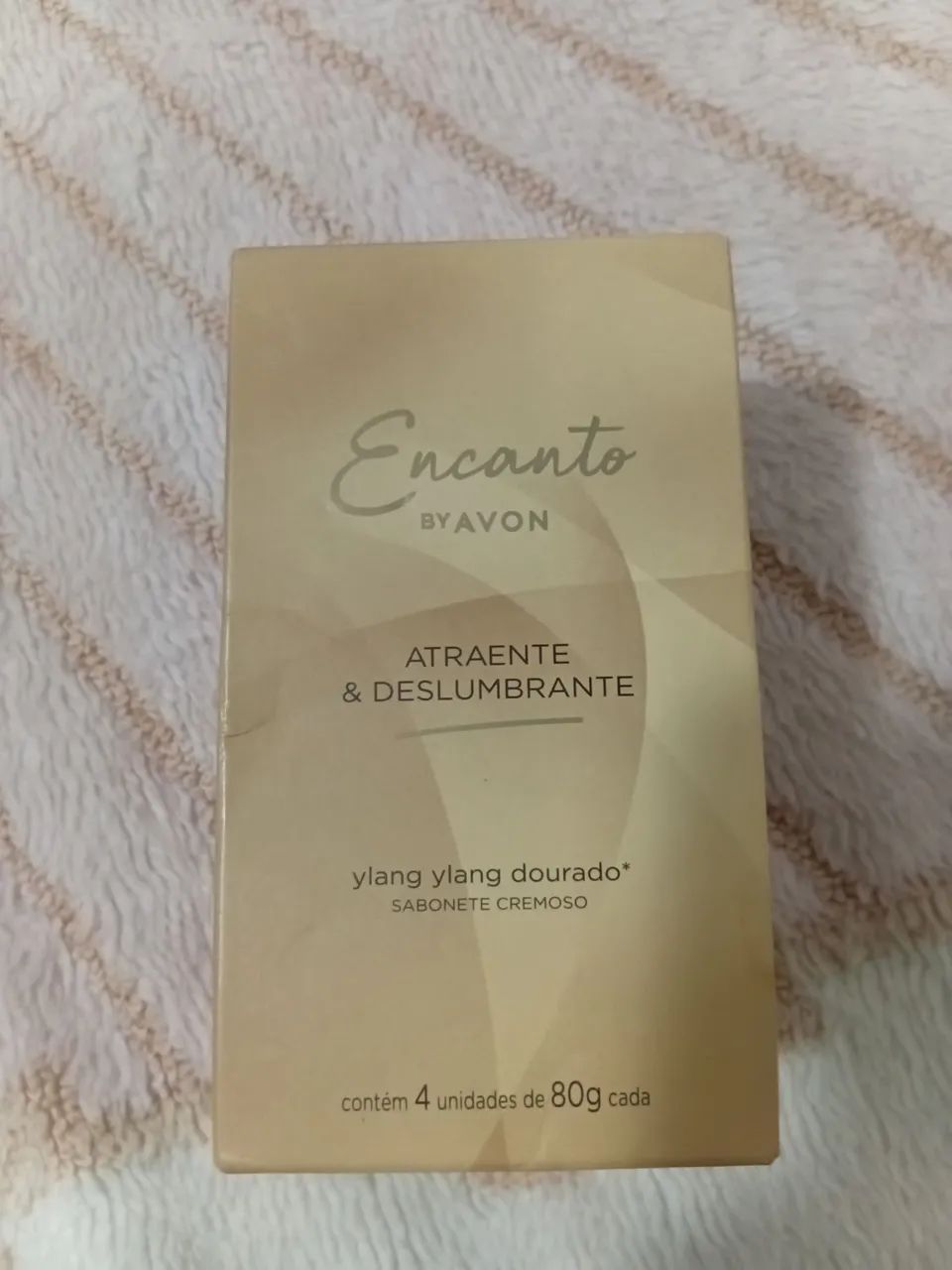 Caixa de sabonetes encanto avon- dourado