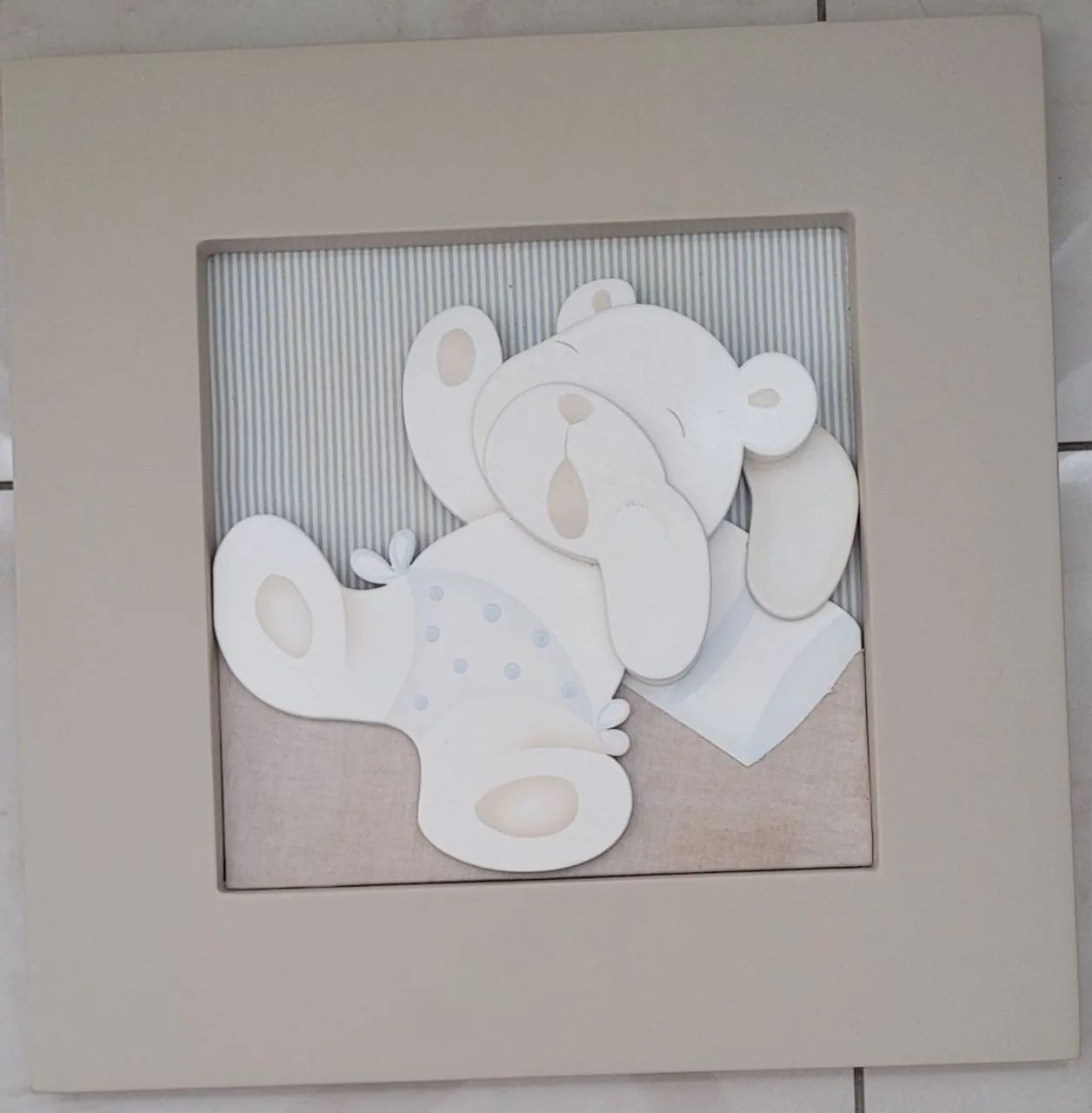 Decorative Picture of a Little Bear with a Balloon64962124958466121