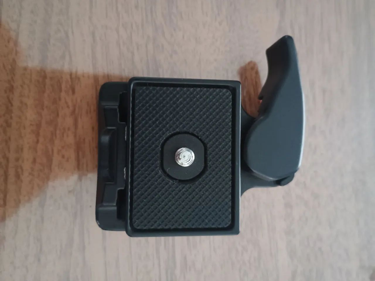 PLATE ENGATE RÁPIDO PADRÃO MANFROTTO 323 - Foto 2