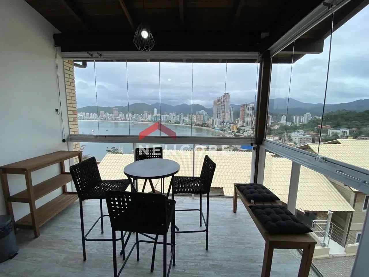 Casa de condomínio em Rua 109 - Canto da Praia - Itapema/SC