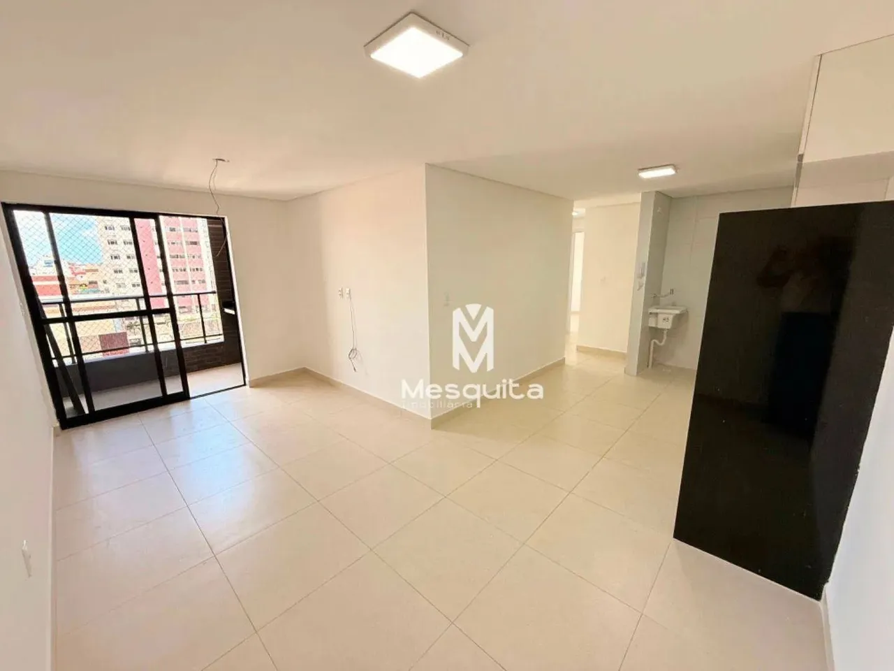Apartamento com 03 quartos para locação no Bessa.