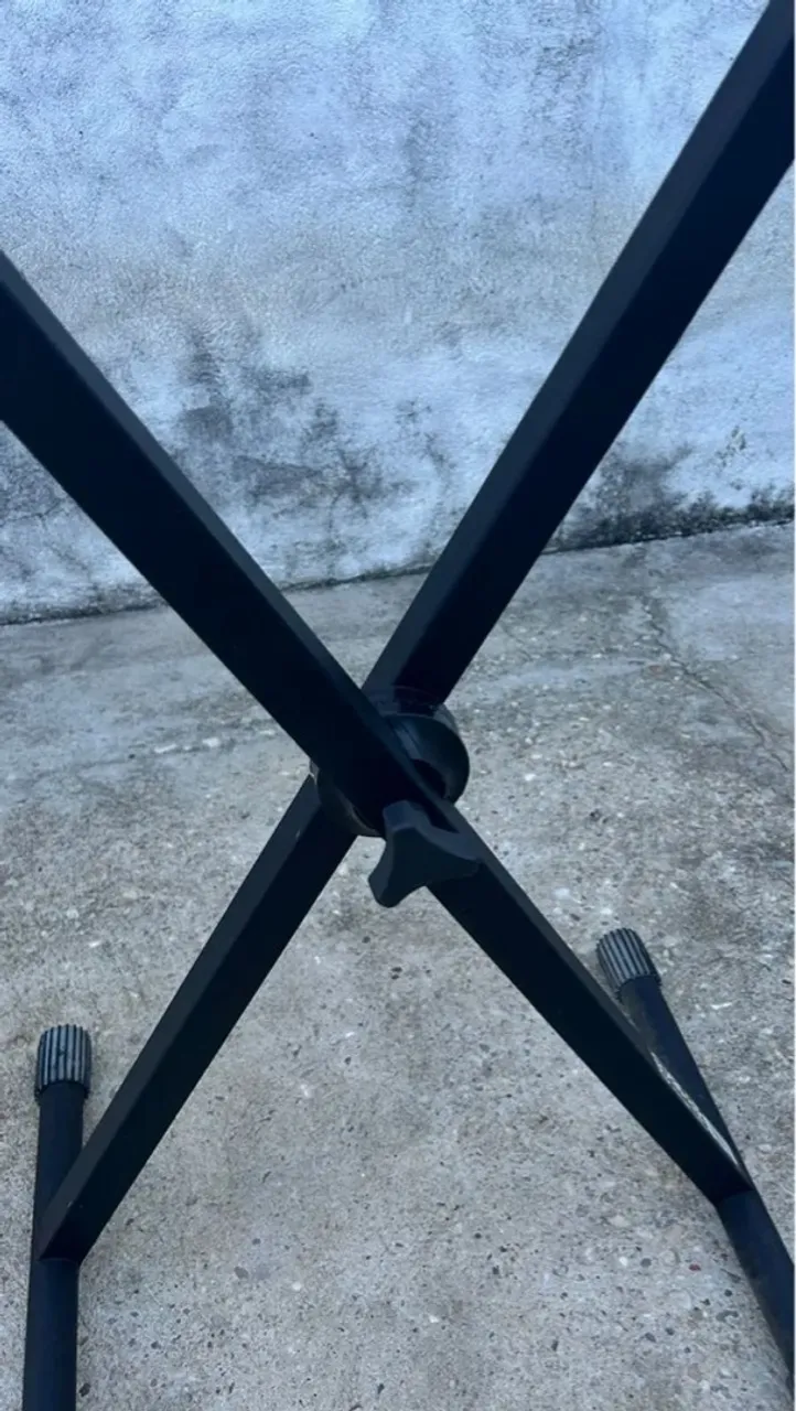 Suporte para teclado reforçado