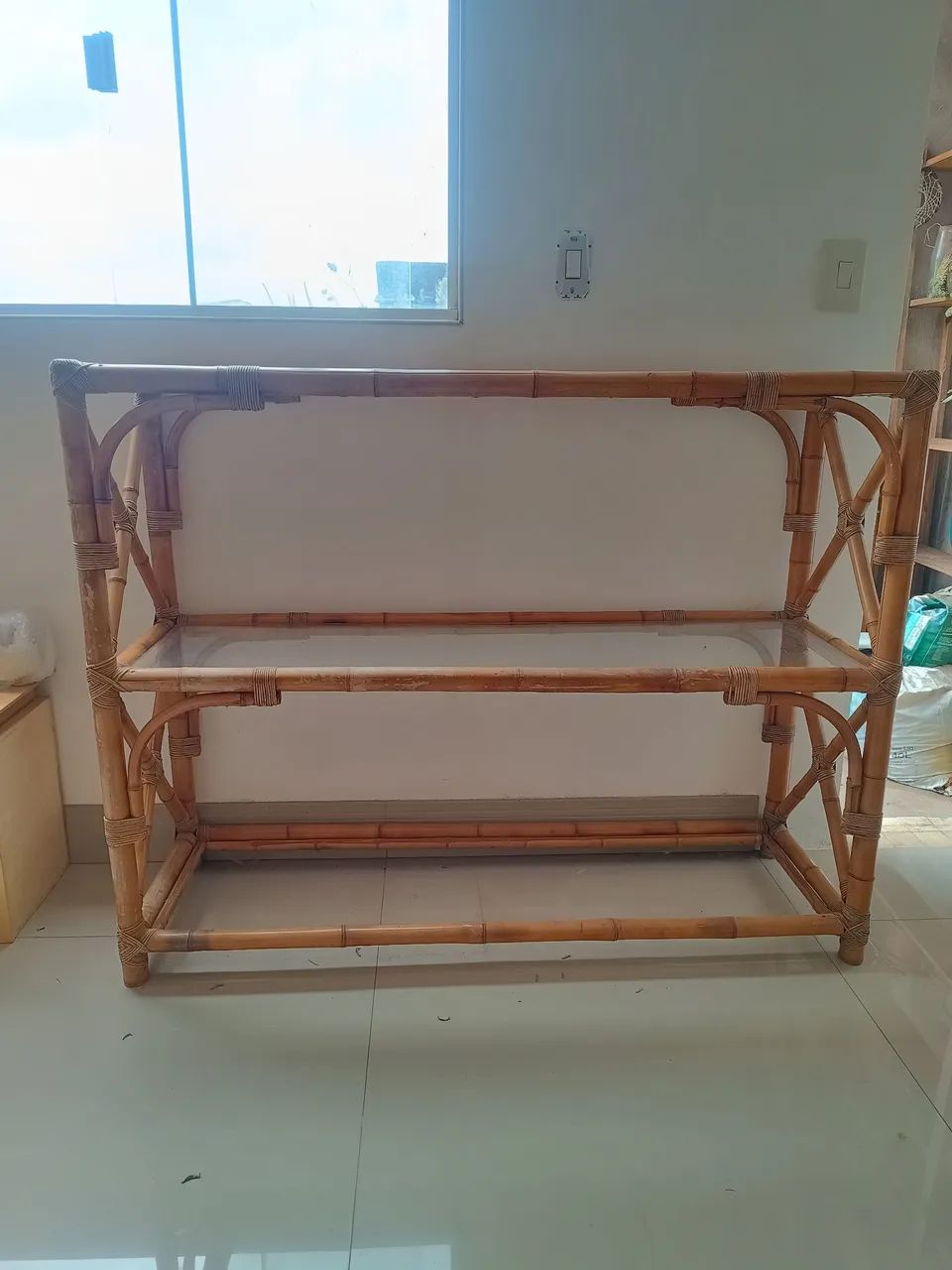 Estante de vidro e bambu - Foto 2