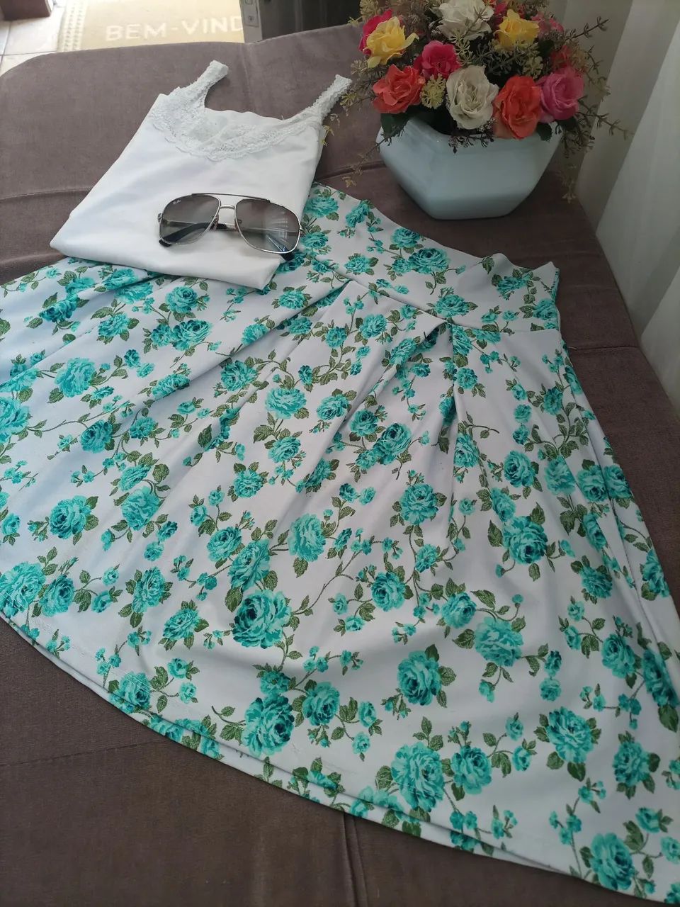 Saia e blusinha look perfeito tamanho P - Foto 2
