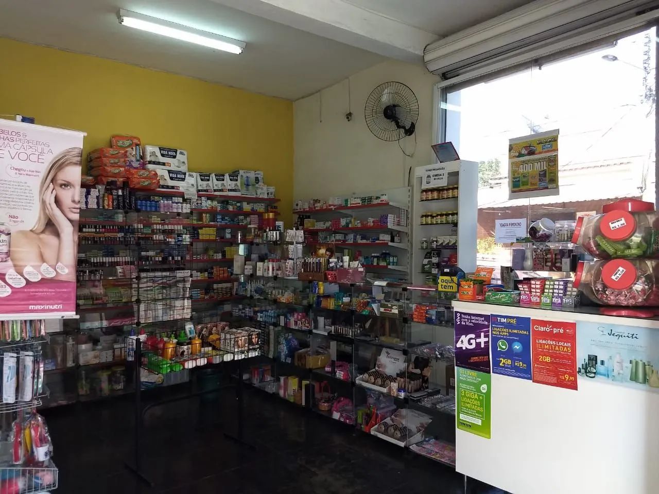 Gôndolas e prateleiras para comércio (toda mobilia)