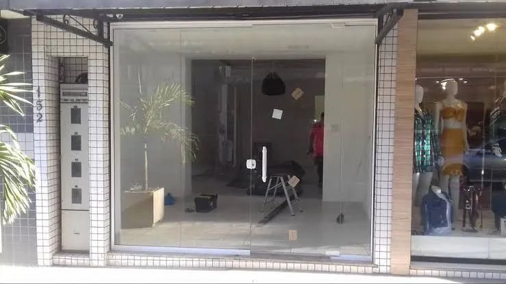 Frente de loja em vidro temperado sob medida  a partir de $650.00 o m² - Foto 3