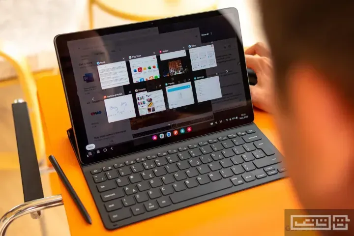 Galaxy Tab S7 FE ( WiFi + Chip + GPS ) + Capa Teclado Original - Tudo ZERO