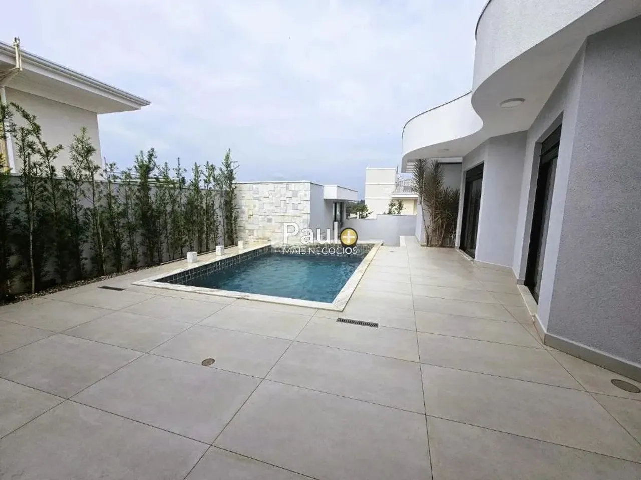 Casa à venda em Valinhos, Chácaras Silvania, com 3 suítes, com 317 m²