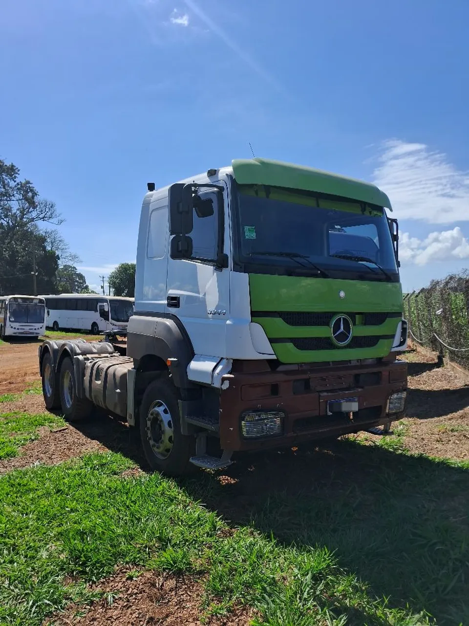 Caminhão MB Axor 3344 S