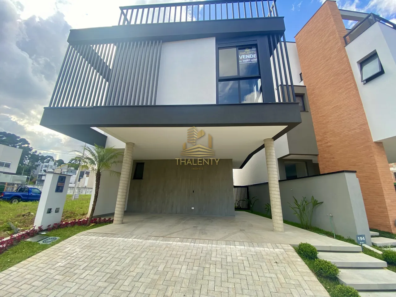 SOBRADO EM CONDOMÍNIO com 3 dormitórios à venda por R$ 1.530.000,00 no bairro Santa Cândid