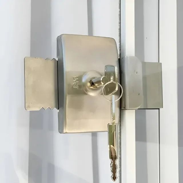 Tranca para porta de vidro