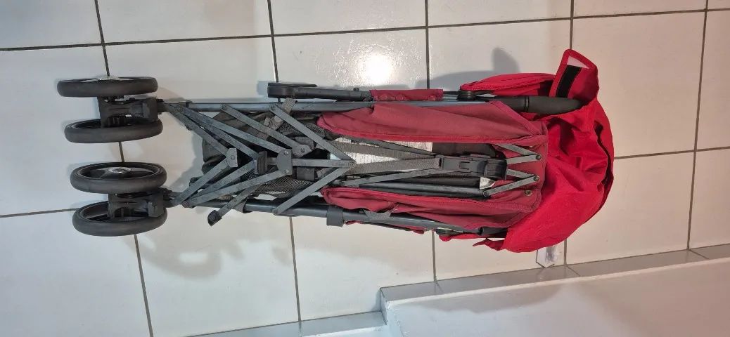 Carrinho de bebê tipo guarda-chuva chicco - Foto 2