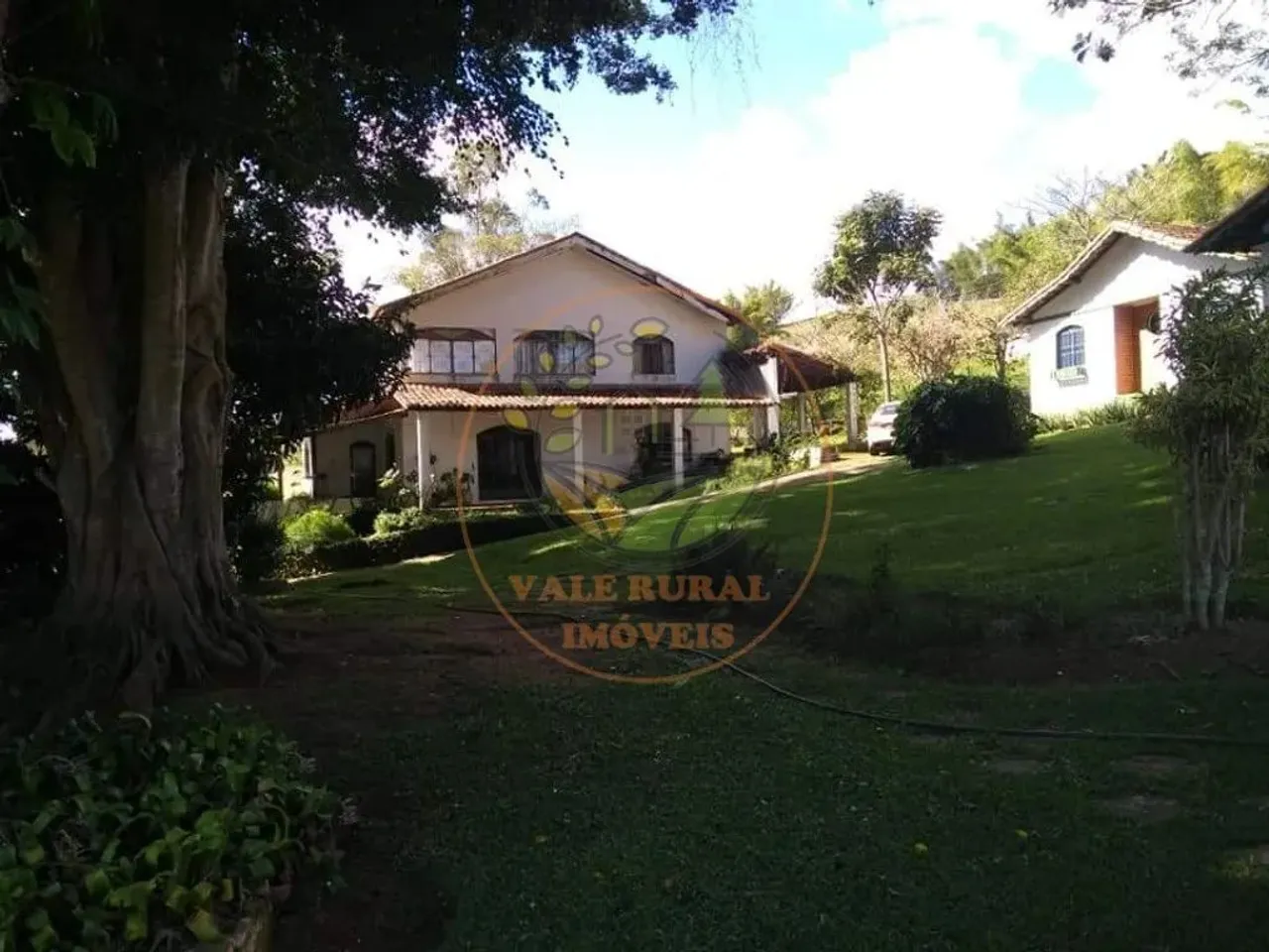 MAGNÍFICA FAZENDA COM 10 CHALÉS,ESTÁBULO, PISCINA E SAUNA NO RIO DE JANEIRO - FA00122