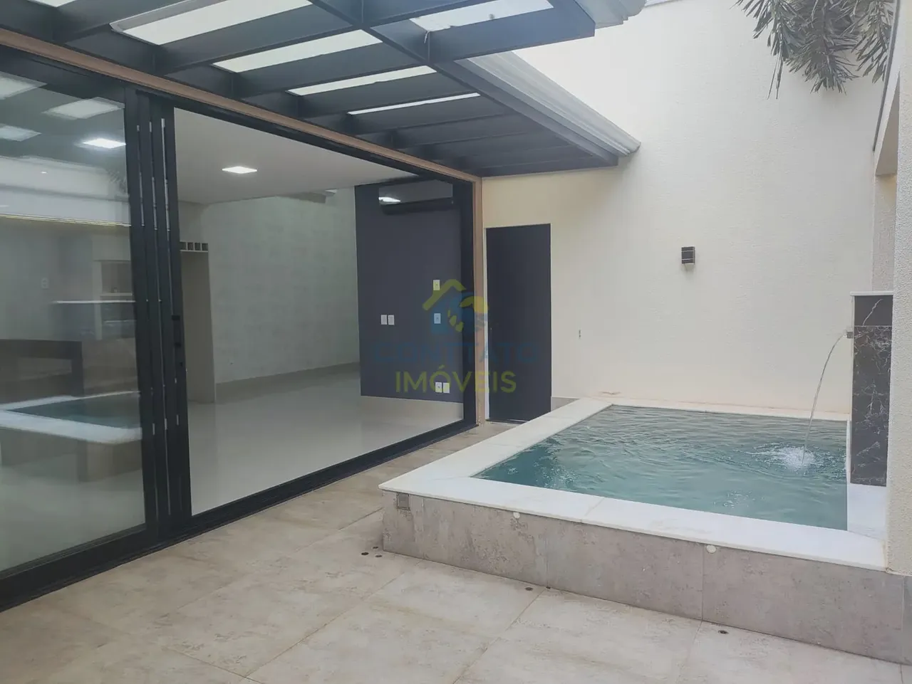 Casa térrea para alugar no condomínio Primor das Torres com 3 suítes em Cuiabá-MT