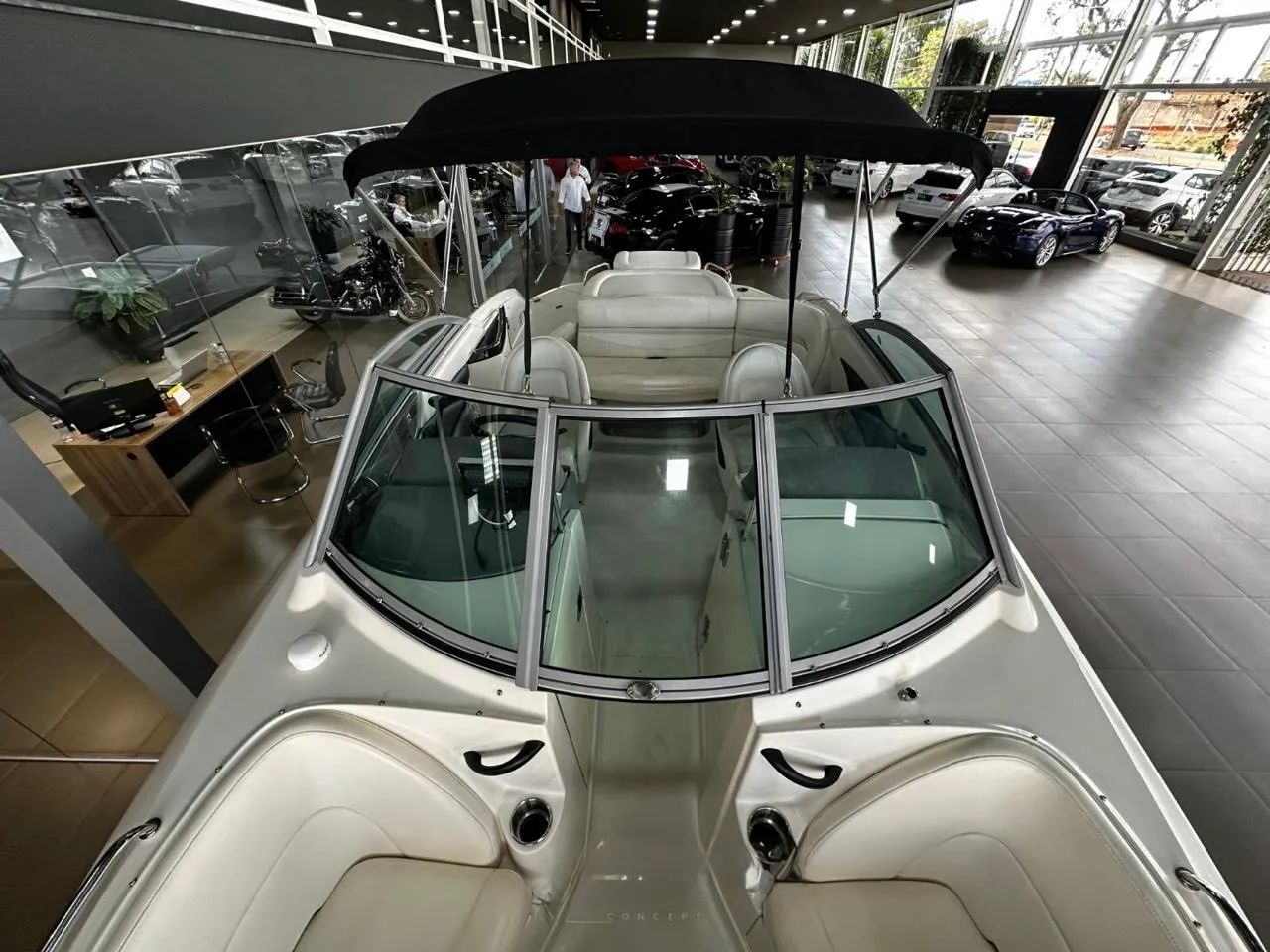 Lancha importada Valent 230, ano 2013, revisada e polida, sem detalhes. Apenas 250h de uso - Foto 4