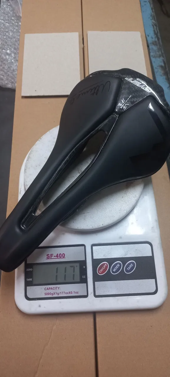Selim de Bicicleta Ultraleve 117g Ryet Carbon Carbono 