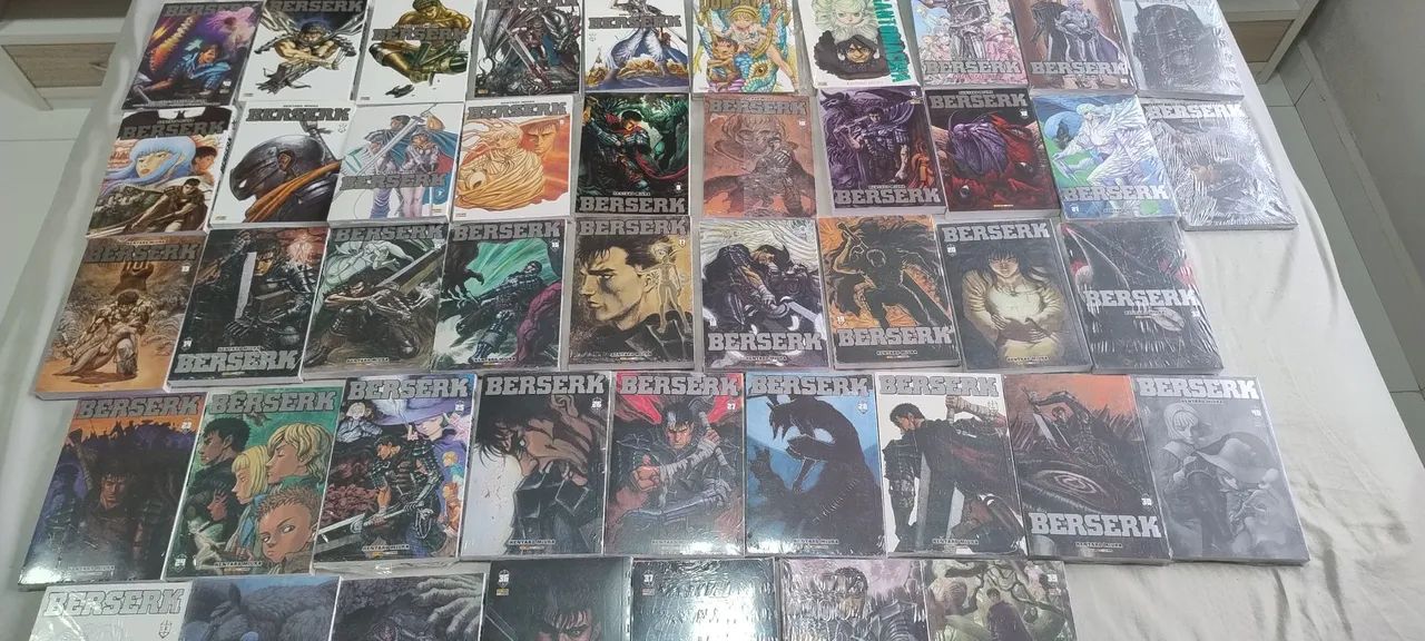 Mangá Coleção Completa Berserk - 42 Volumes - Edição de Luxo - Foto 2