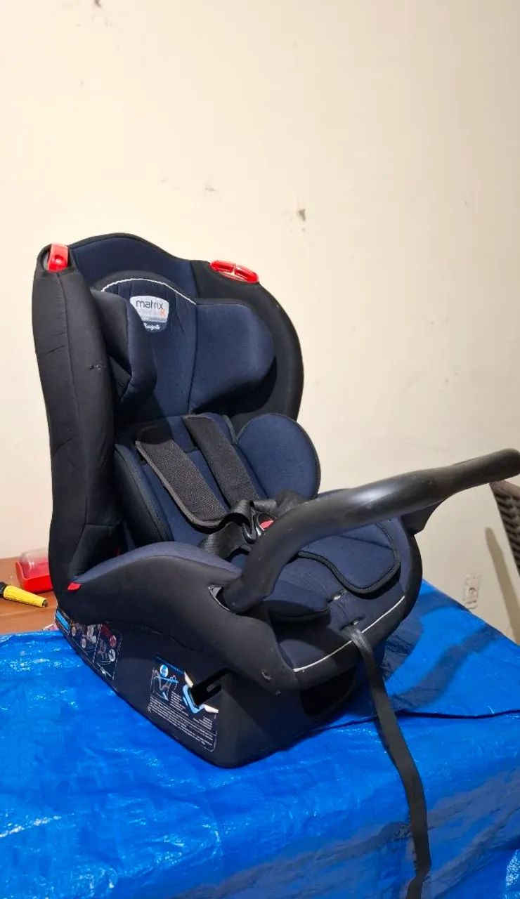 Cadeirinha pra criança do nascimento até 25 kilos. R$350 Reais. Entrego!