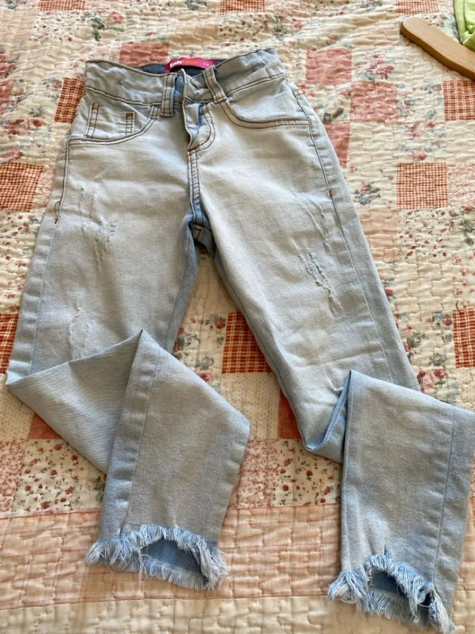 Calça Jeans Infantil com Barra Desfiada