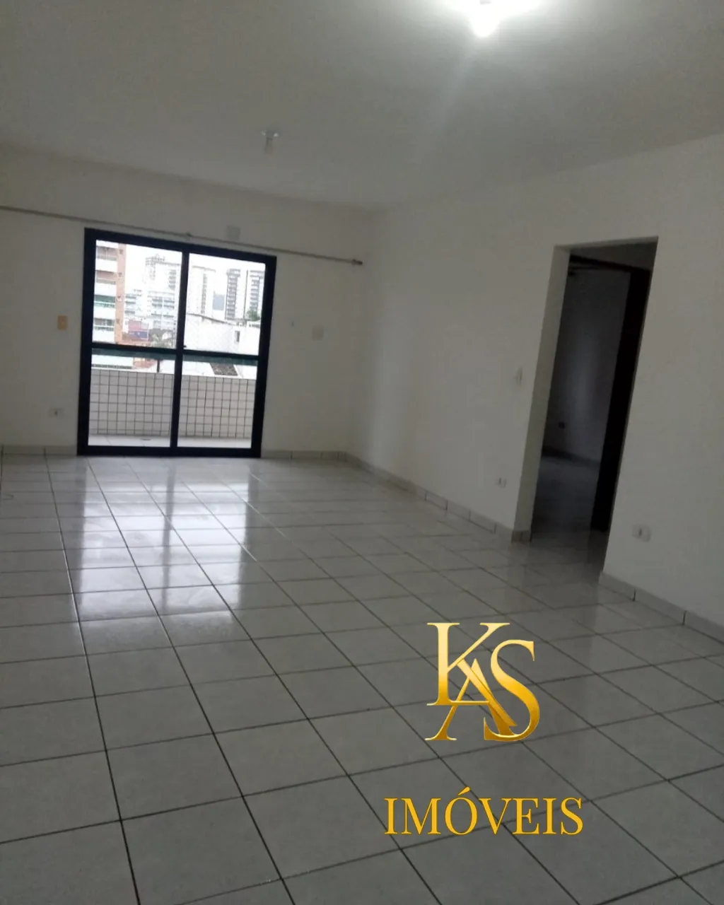 Apartamento com 2 quartos para locação em Praia Grande.