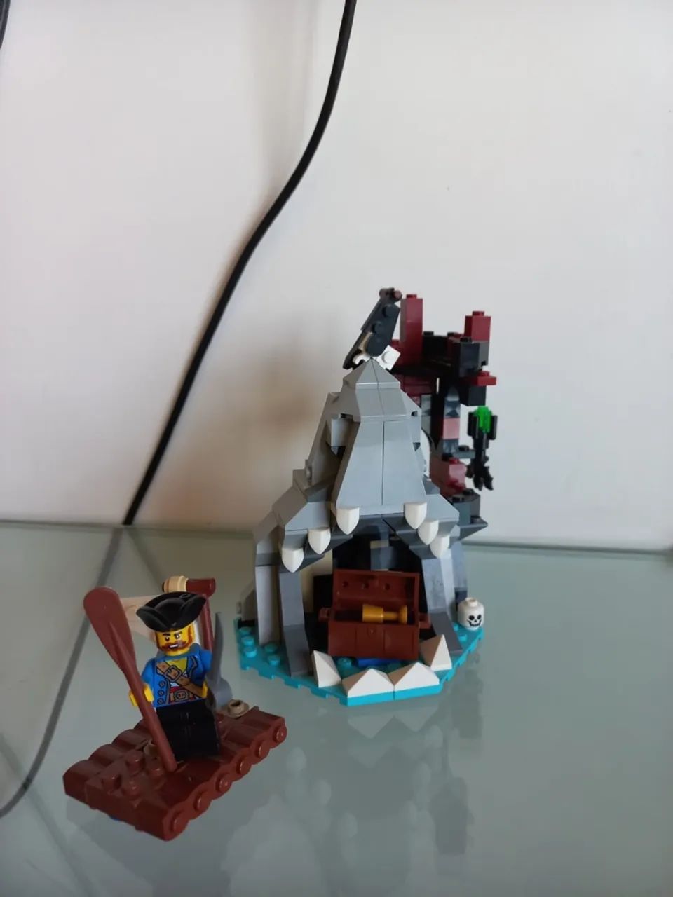 LEGO Creator Set Caverna Tubarão e Pirata com bote e tesouro - Foto 2