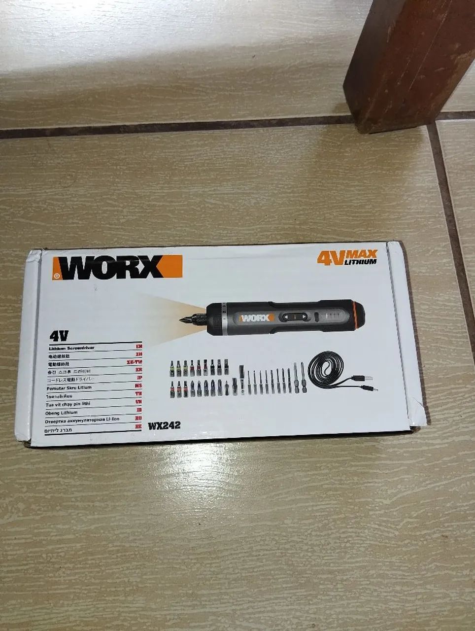 Parafusadeira Elétrica Worx com Kit de Bits nova nunca usada  - Foto 5