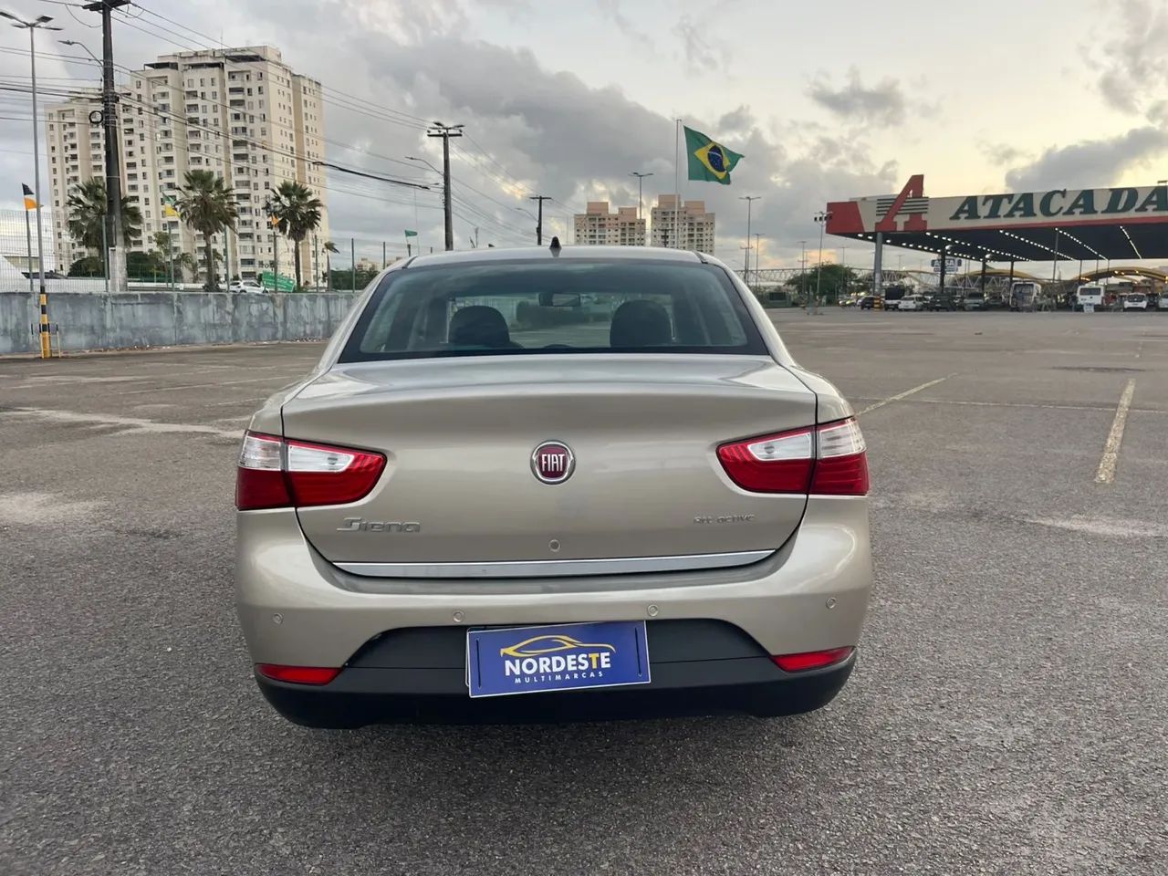 GRAND SIENA ATTRACTIVE 1.4 2013 - Foto 4