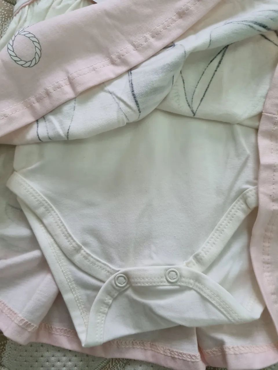 2 vestidos Milon 3 a 6 meses,  tamanho M. Novos com etiqueta - Foto 4