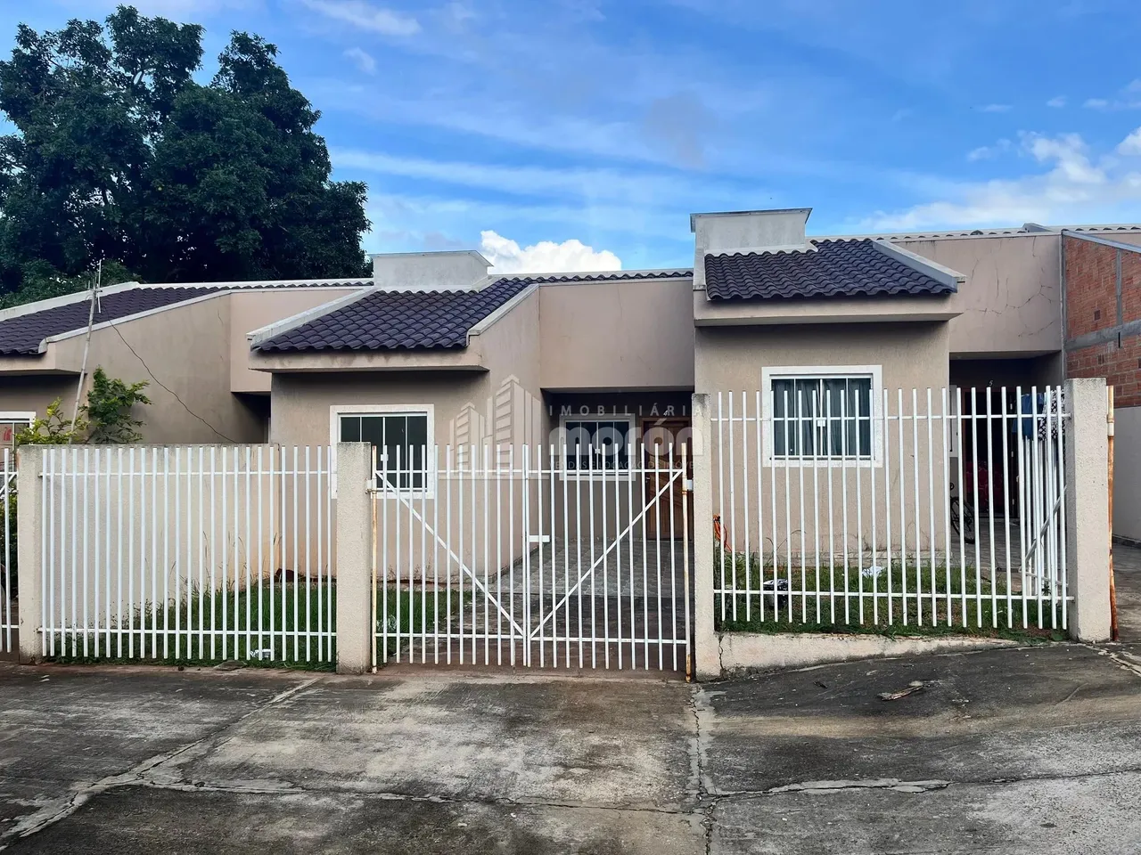 CASA PARA VENDA E LOCAÇÃO NO CARÁ-CARÁ