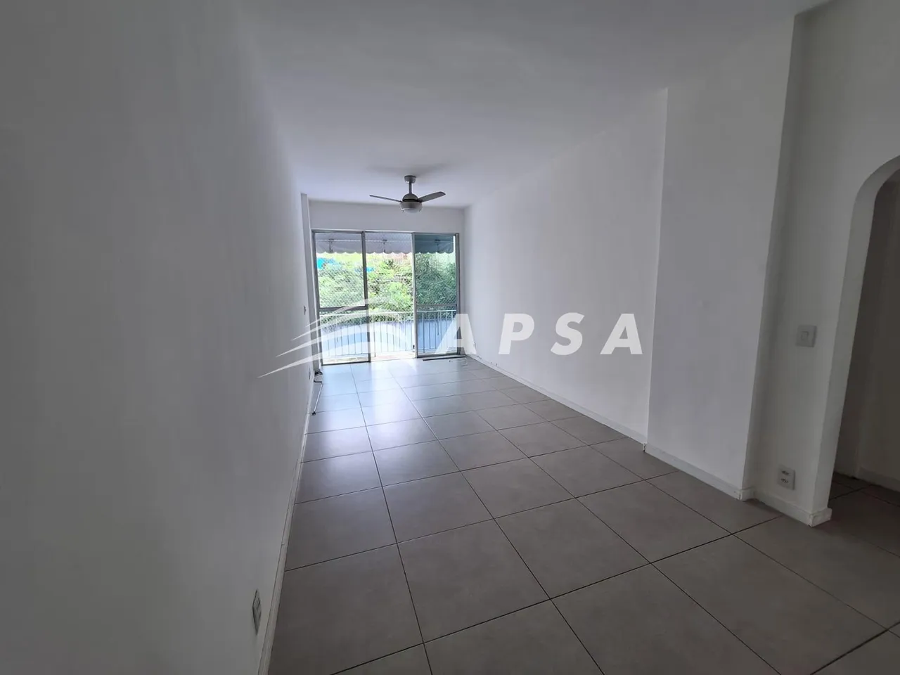 NO CORAÇÃO DO GRAJAÚ, DESCUBRA O SEU NOVO LAR: UM ENCANTADOR APARTAMENTO DE DOIS QUARTOS C