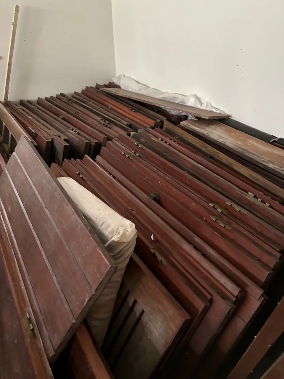 Janela de madeira paudarco64840842053250121