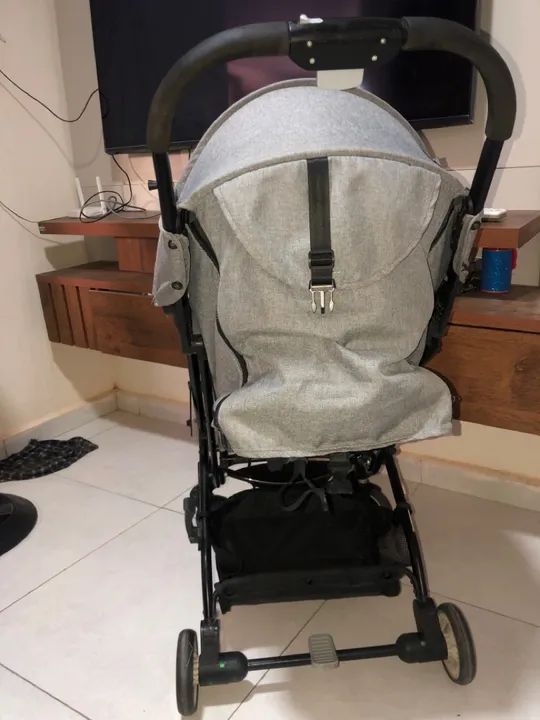 Carrinho de Bebê Dobrável e Leve - Foto 2