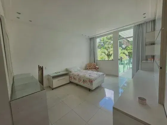COND. RENAISSANCE. 3 SUÍTES, SALA PARA 2 AMBIENTES, 100% MOBLIADA. 4 VAGAS.