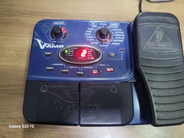 Pedaleira Behringer XV- Amp - Foto 2