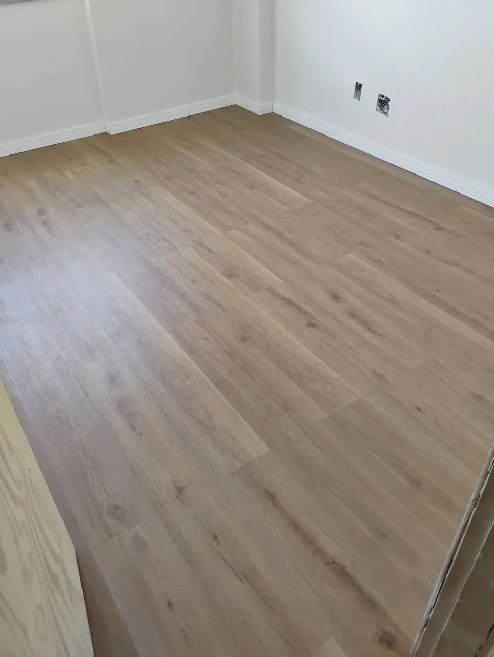 PISO VINILICO E LAMINADO - Foto 3