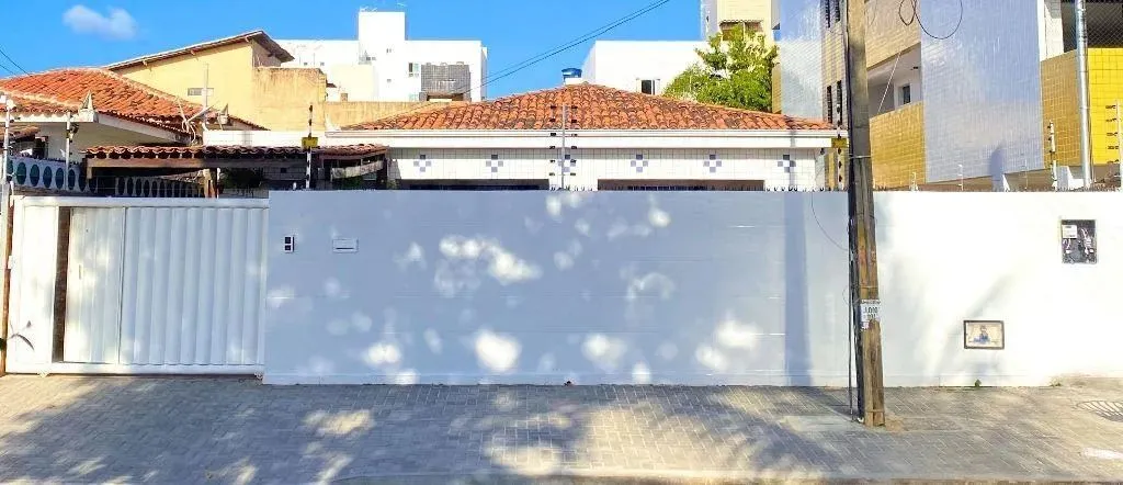 Casa com 03 dormitórios à venda, 360m² por R$ 1.100.000 - Bessa, JP/PB