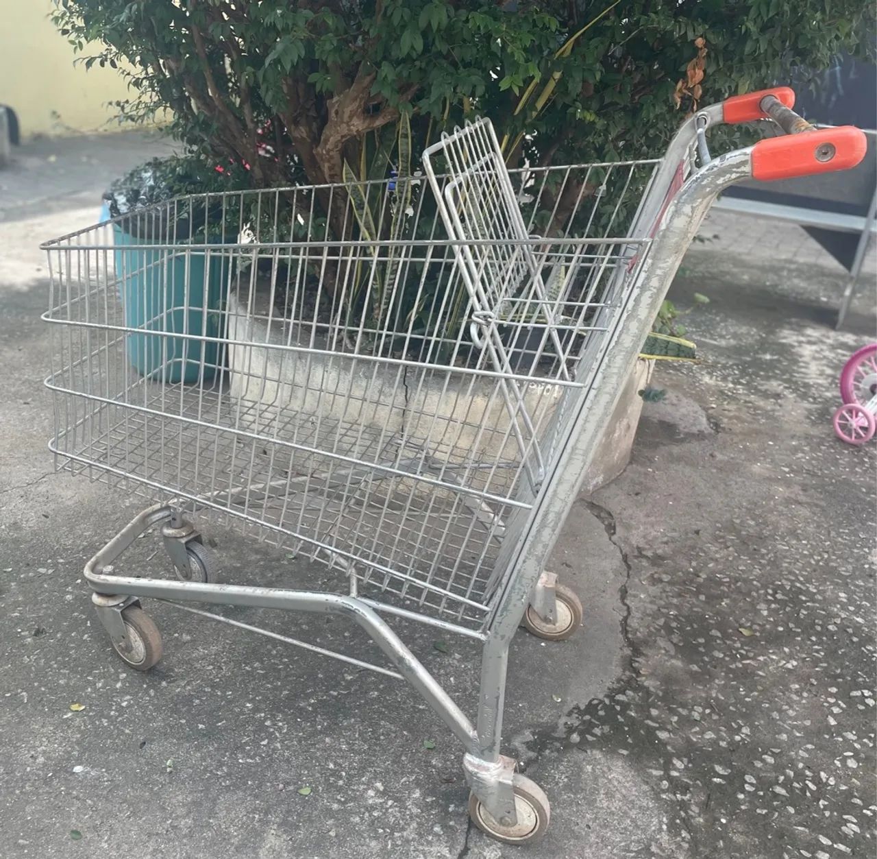 Carrinho de Compras Metálico - Ideal para Lojas e Supermercados