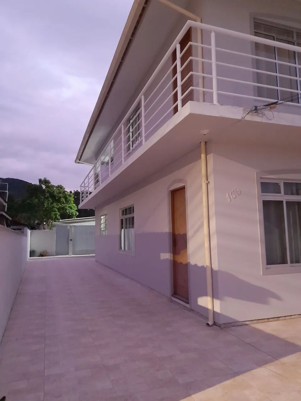 Aluga-se casa para temporada na Fazenda da Armação em Governador Celso Ramos 