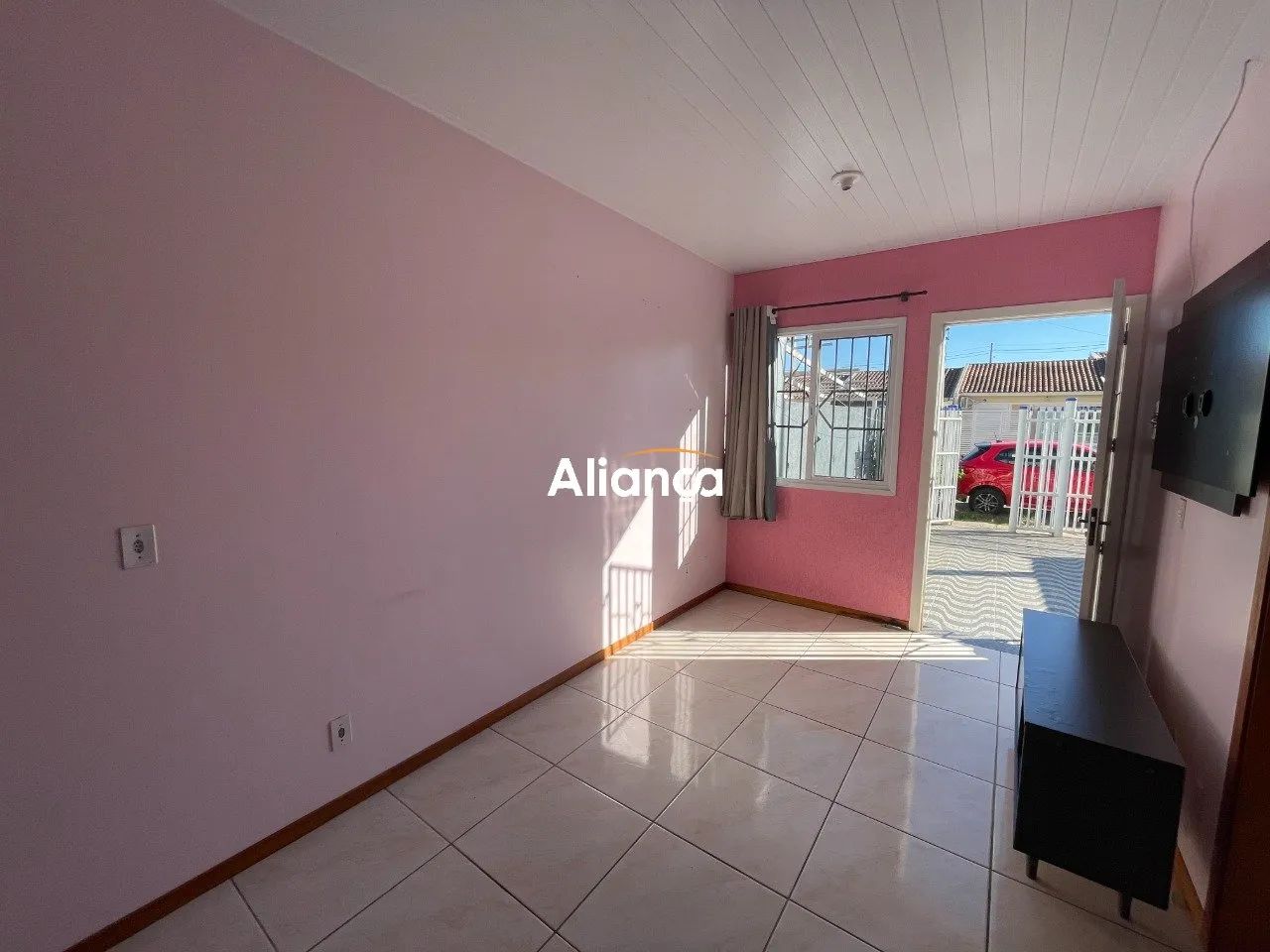 Casa para aluguel com 3 dormitórios, 1 suíte, 2 vagas de carro no bairro Jardim Betânia em - Foto 4