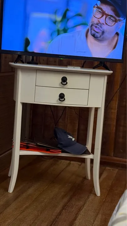 Mesa de Cabeceira em Laca Branco