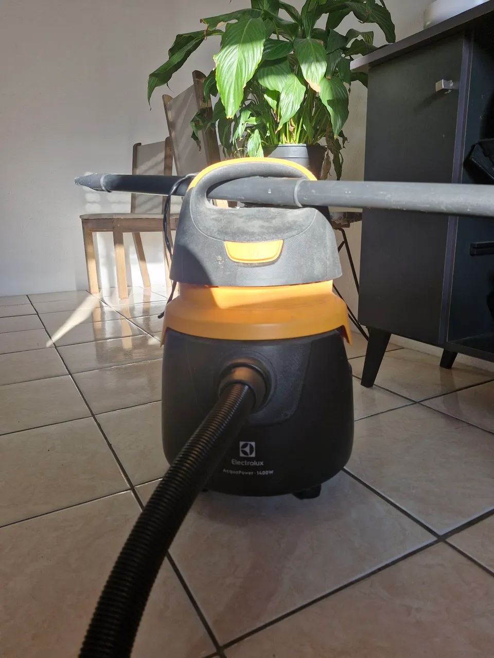 Aspirador de Pó e Água Electrolux AcquaPower 1400W