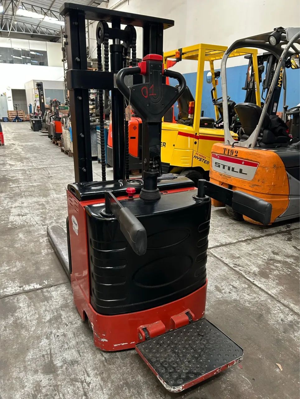 Empilhadeira Paleteira Elétrica 2000kg