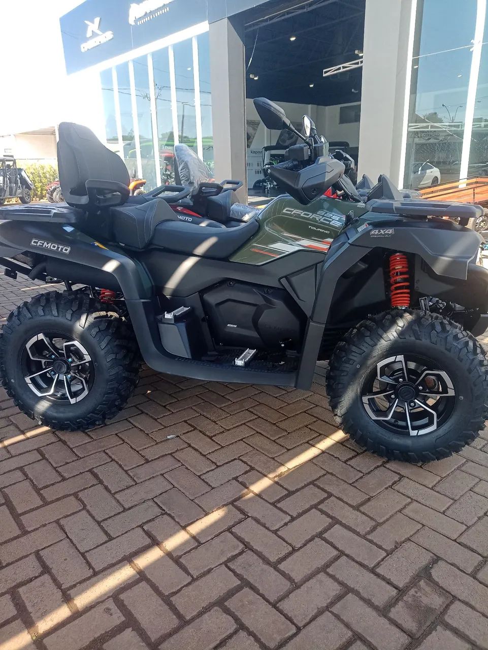 Quadriciclo Cforce 625 Touring - Foto 4
