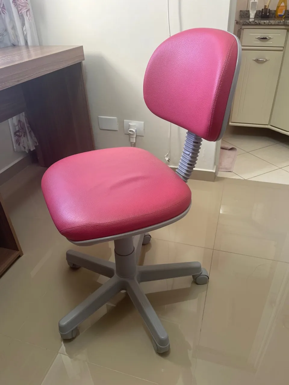 Cadeira de Escritório Rosa com Rodinhas