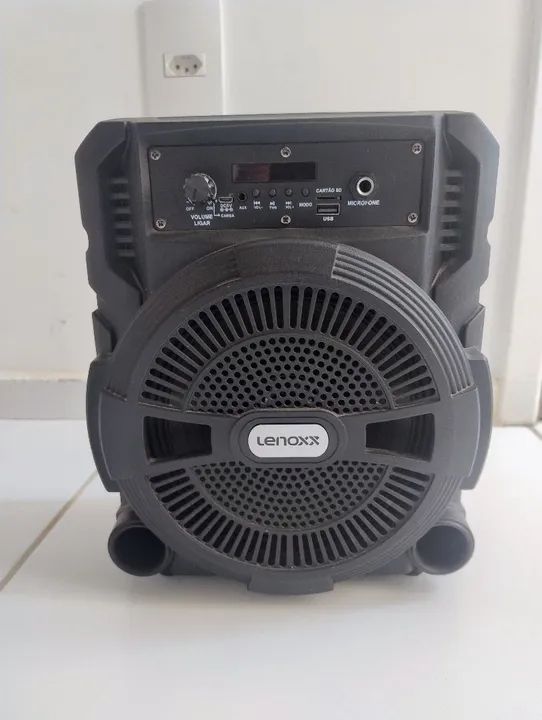 Caixa de Som Lenoxx - Potente e com Bluetooth<br>