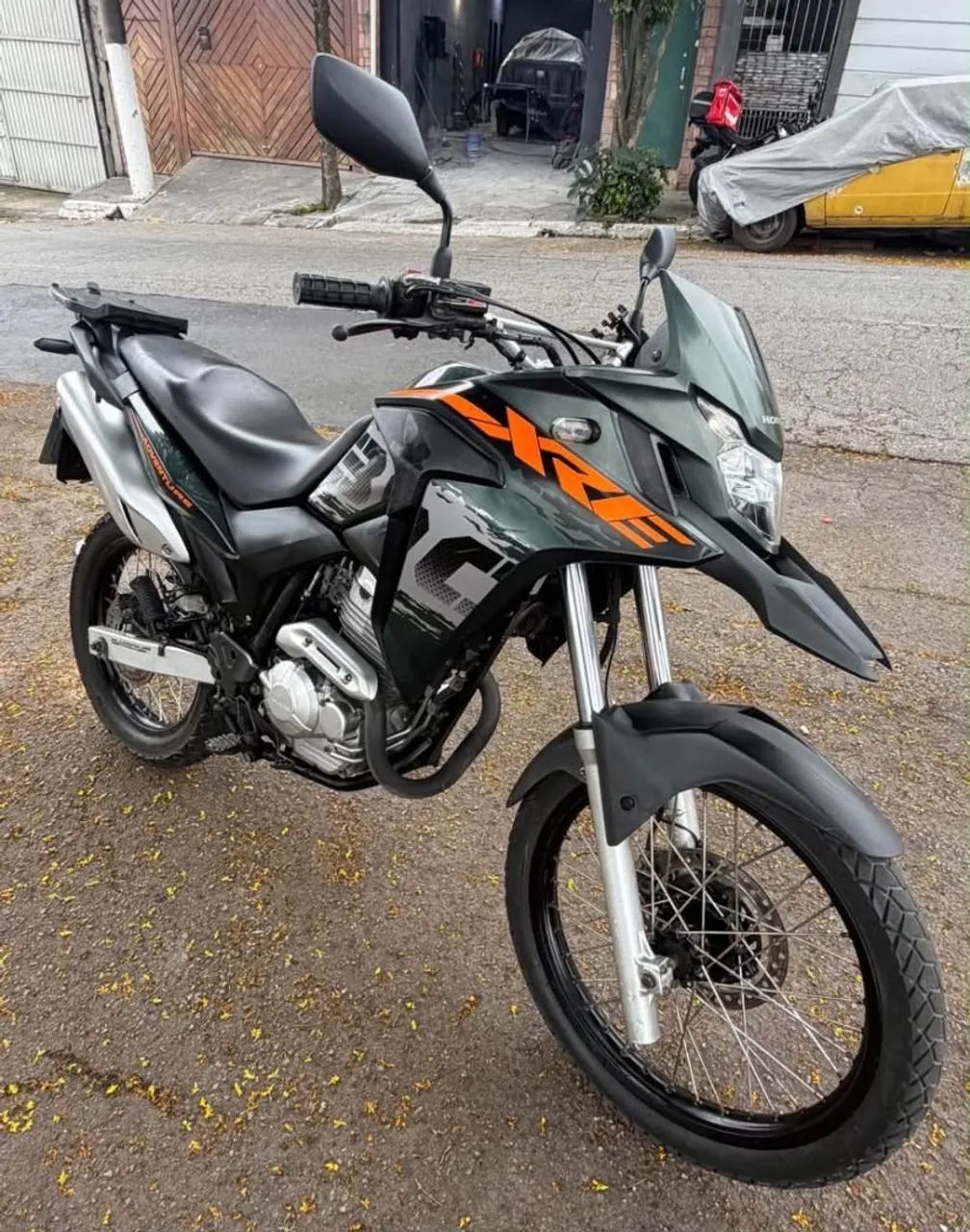 XRE 300 2021