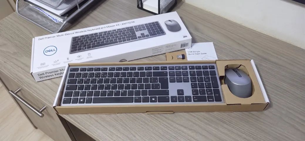 Kit Teclado e Mouse Dell Pro Plus KM7321W Bluetooth - 4 Meses de Uso