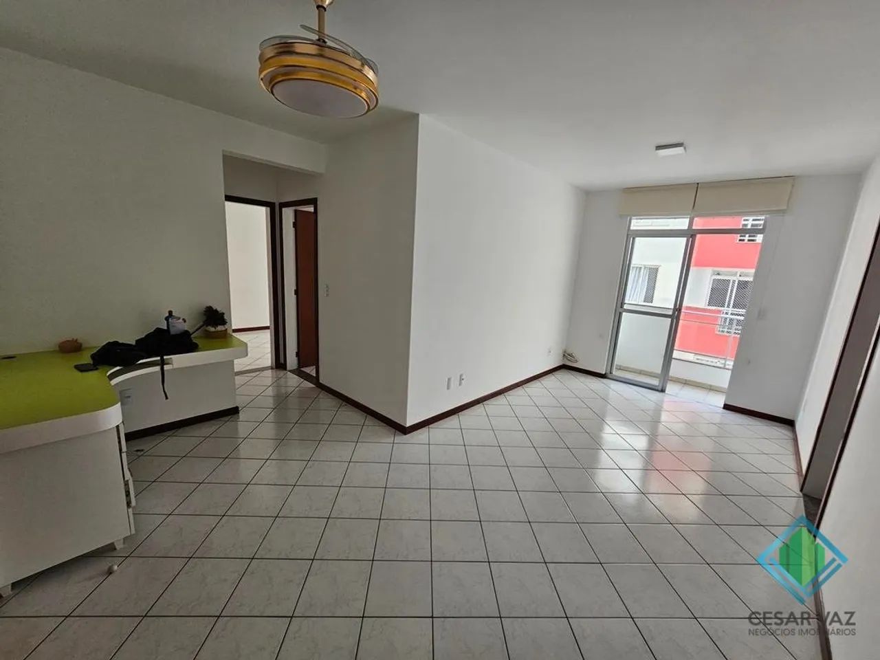 Apartamento a venda a poucos metros da Beira Mar de São José. - Foto 2