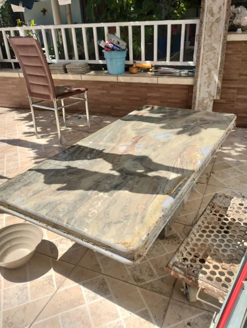 Mesa de Centro em Mármore - Peça Clássica e Robusta